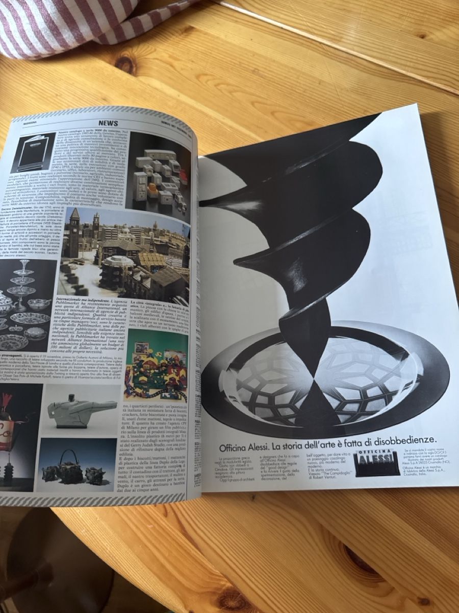 Riviste & Magazine: Domus Magazine 1985 12 Architecture Interiors Design – Usato da Vésenaz venduto da Angela.C3 2