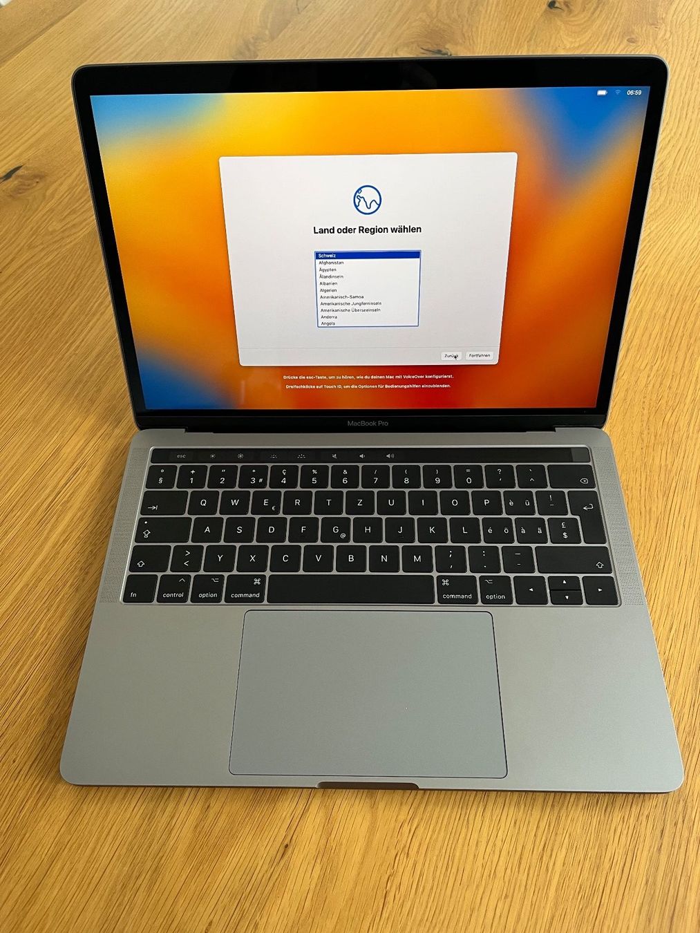 Apple Notebook: MacBook Pro mit Touch-Bar 13-inch, 2017, – Usato da Appenzell venduto da Anchara 3