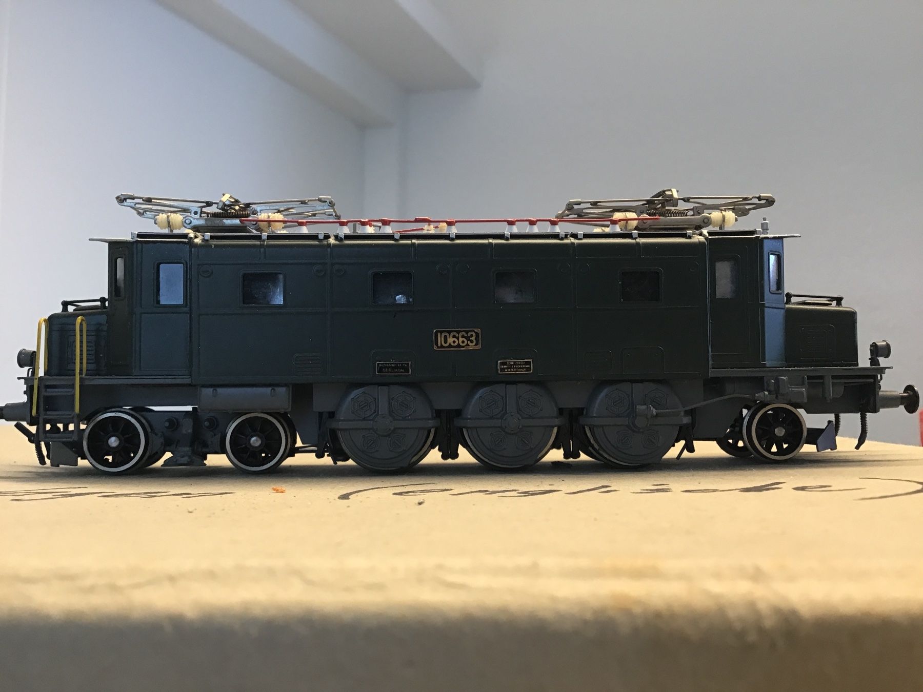 Metropolitan Modellini di ferrovie: METROPOLITAN  H0 AE 3/6 II SBB VITRINENMODELL – Nuovo (secondo la descrizione) da Männedorf venduto da Modelle-aller-Art 1