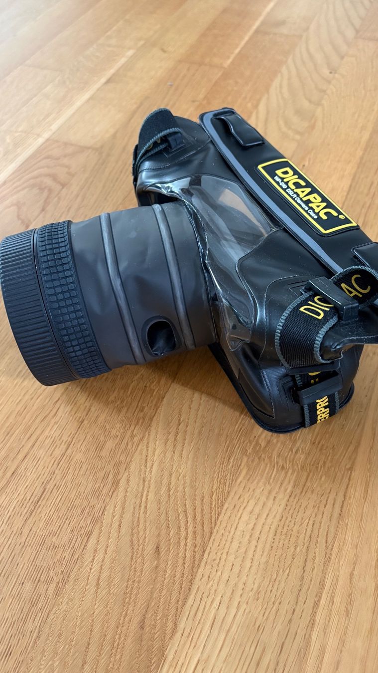 Lampade & Macchine fotografiche: Wasserdichte DSLR-Kameratasche mit Objektiv – Usato da Uster venduto da runnerbaby 1