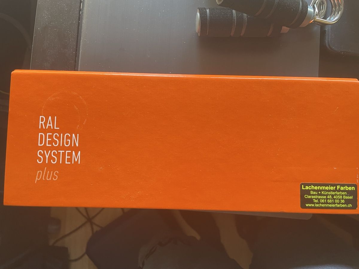 Tous les outils: RAL Design System plus D8 – Professioneller Farbfächer – Neuf (Voir description) à Schmitten FR par sap_f6vy 1