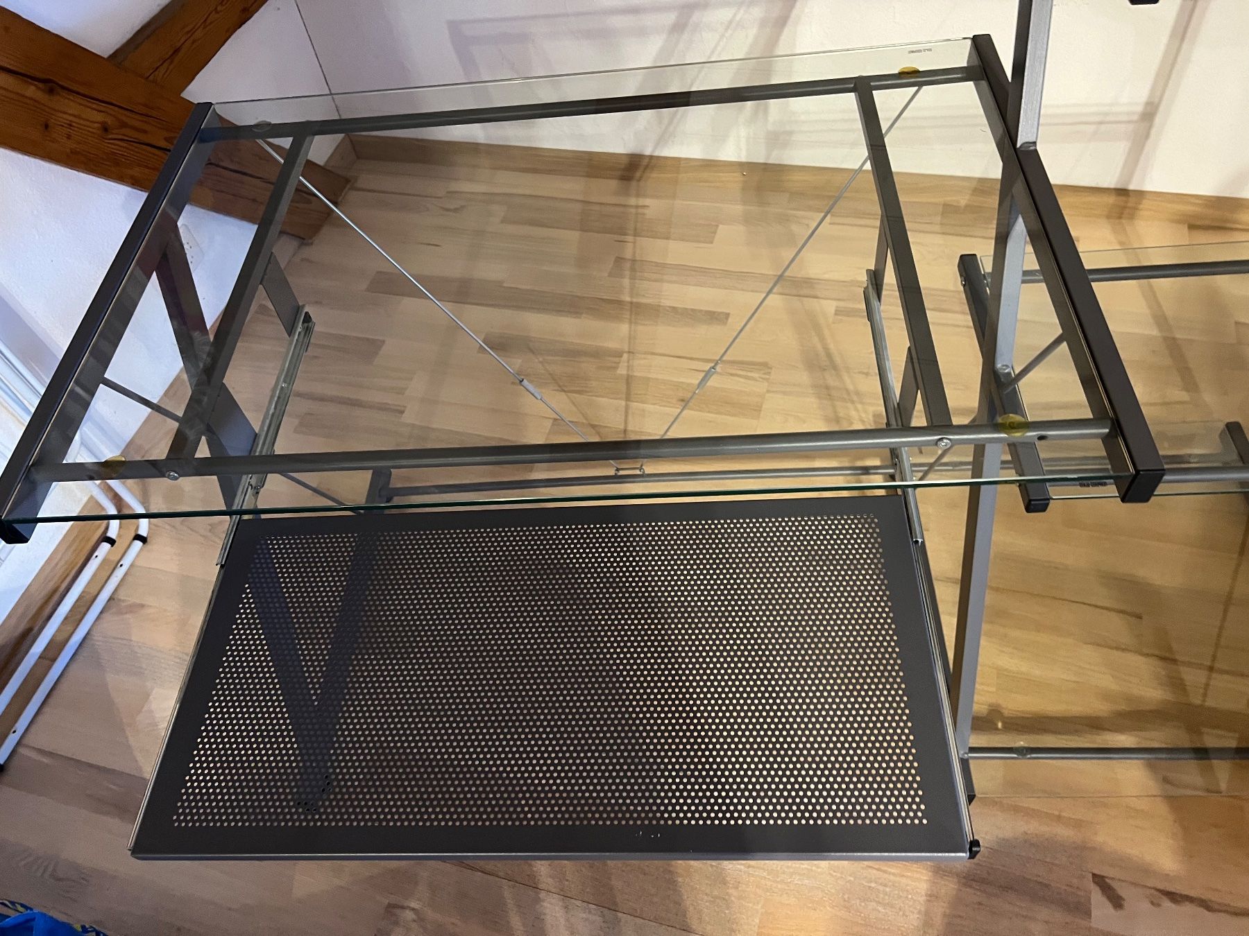 Scrivanie: Computertisch mit Glasplatten Metallgestell schwarz – Usato da Oberägeri venduto da Erogi 3