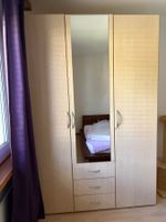 Kleiderschrank