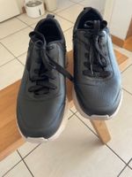 Baskets Skechers noires en simili cuir pointure 40