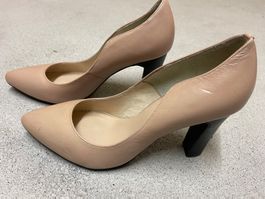 New leather beige pumps