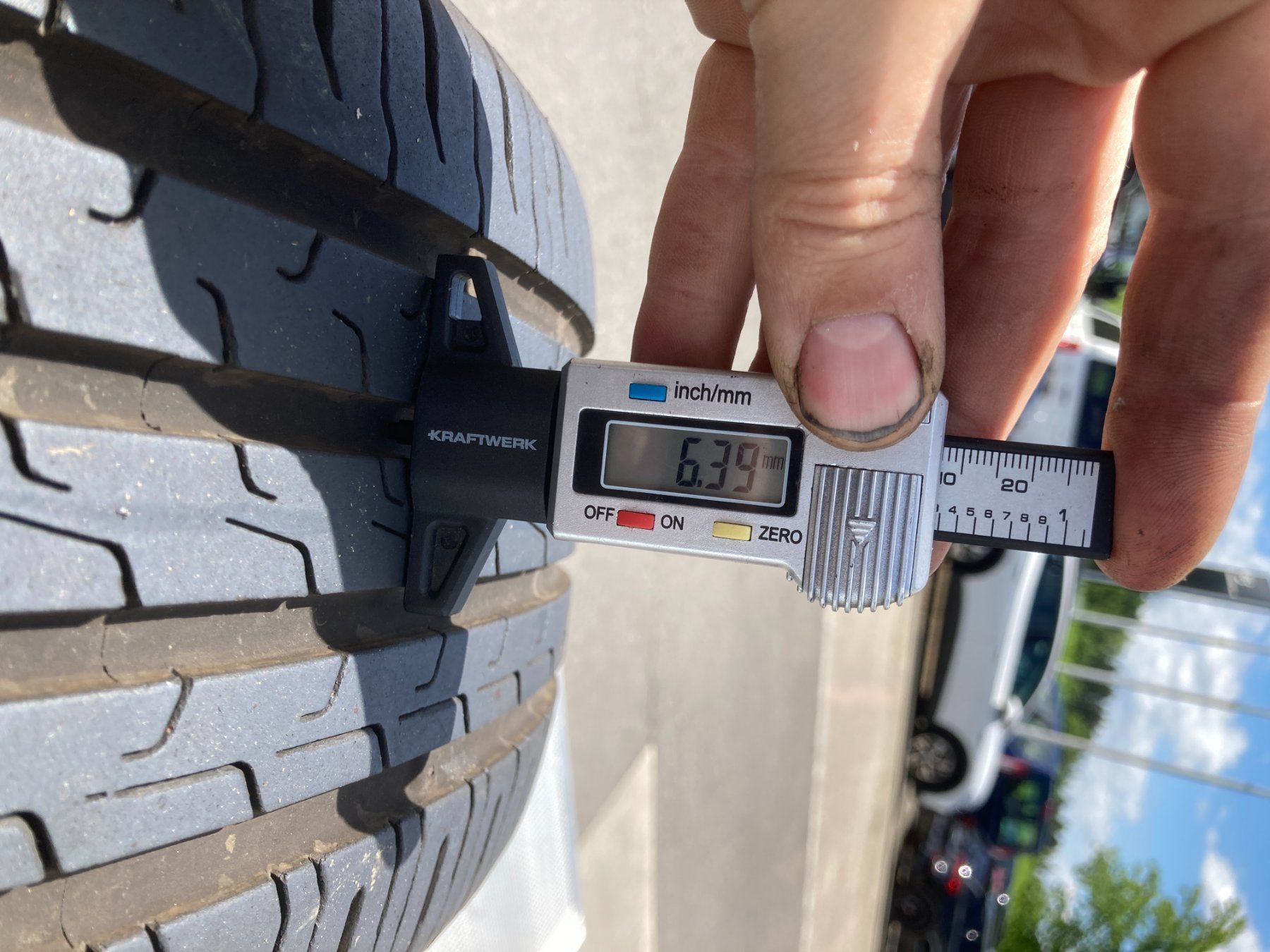 Continental Pneus & Kompletträder: 225/60R18 Sommerpneu Continental – Gebraucht aus Cham von Cham6332 6