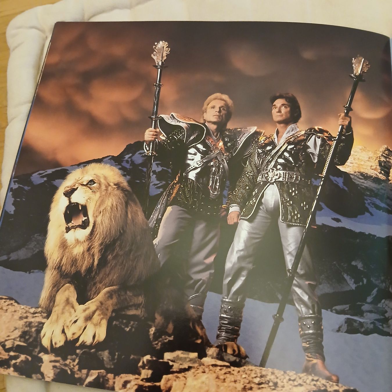 Dokumente: Siegfried & Roy Las Vegas 2003 Programmheft mit Autogramm – Gebraucht aus Zürich von sim_bpc8 4