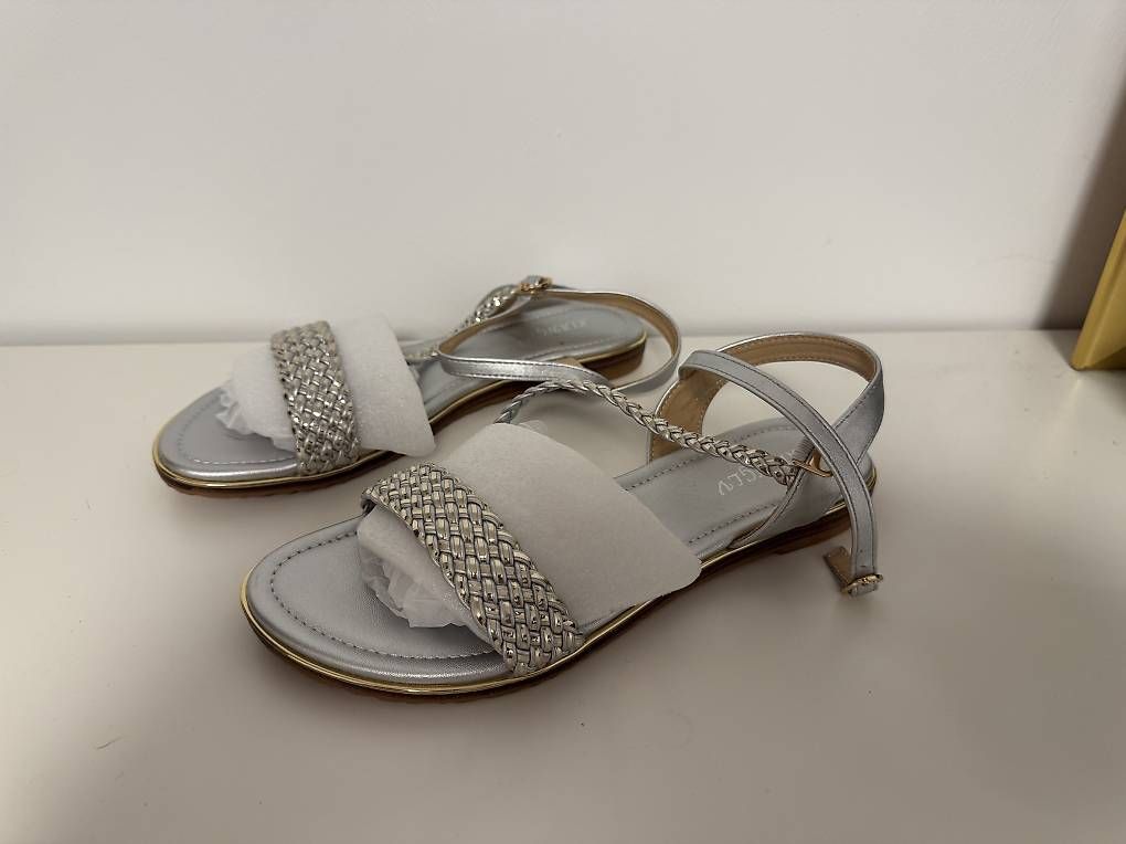 Scarpe da donna: Damen Sandalen  – Usato da Ruggell venduto da Foo87 1