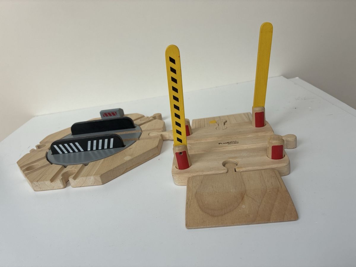 Plantoys Giocattoli: PlanToys diverse train tracks – Usato da Lucens venduto da metaD 1