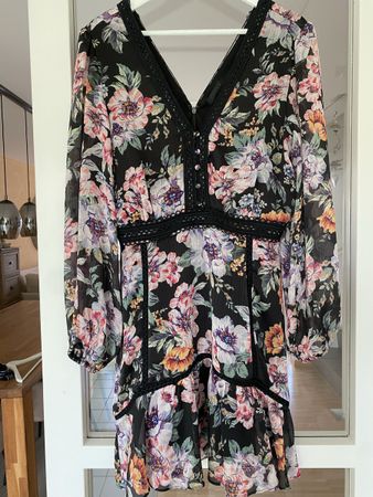 Guess Somerkleid Gr. M