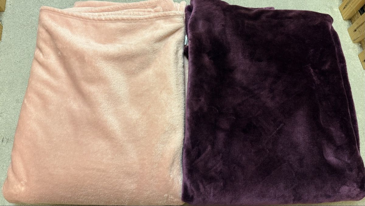 Coperte: 2 Kuscheldecken – Usato da Luzern venduto da CocoLoco82