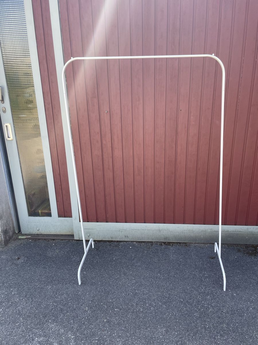 Altro in Decorazioni & Accessori: Kleiderständer – Usato da Ittigen venduto da sel_fm7s
