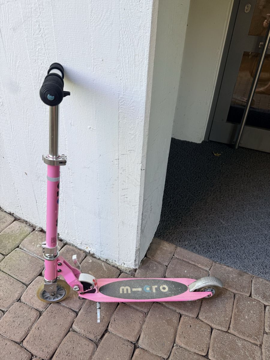 Micro Veicoli per bambini: Micro Scooter rosa gebraucht. – Usato da Bassersdorf venduto da DeBabsnhage 3