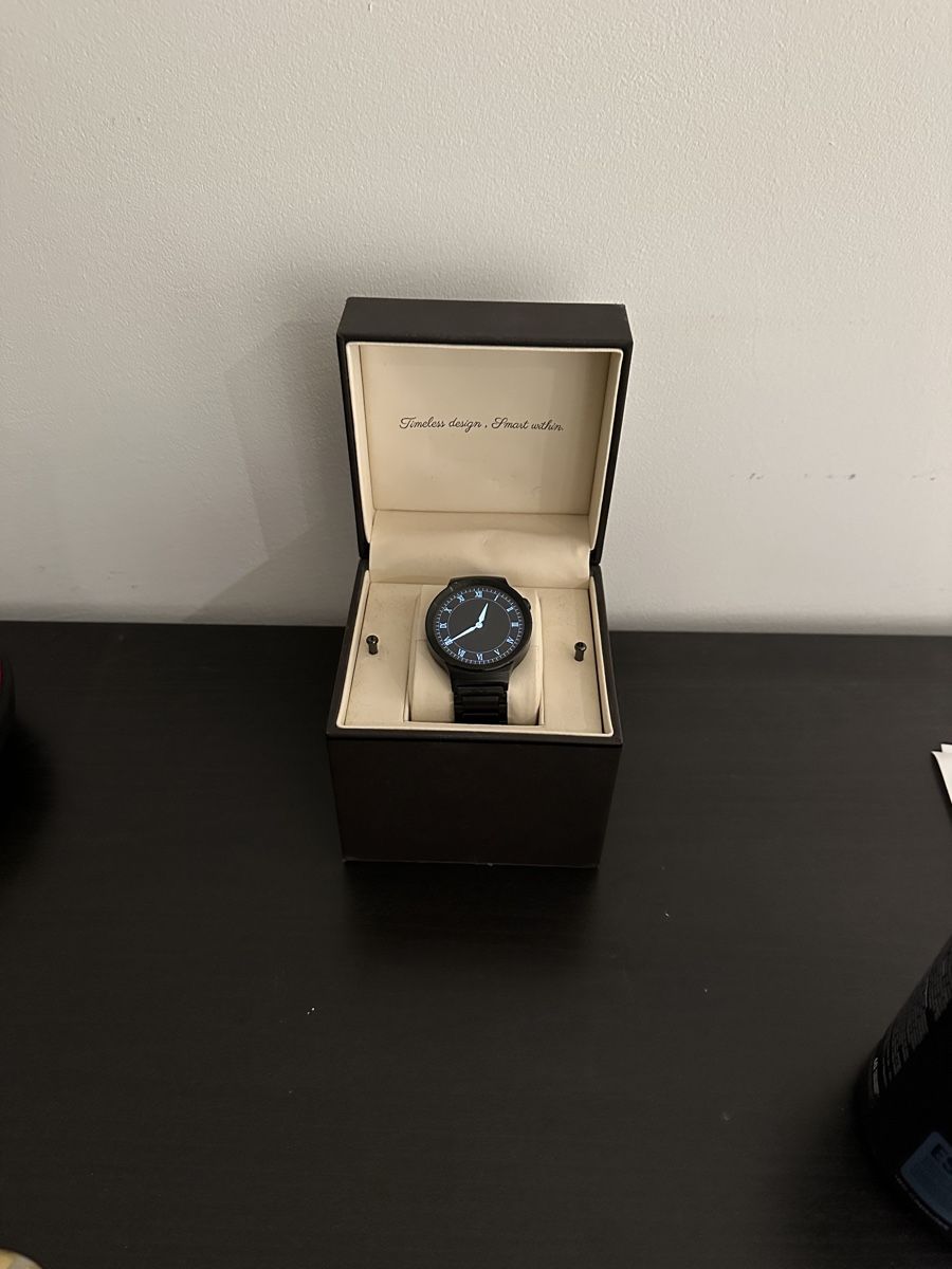 Huawei Smartwatch: Elegante Huawei Smartwatch mit edler Box – Usato da Domat/Ems venduto da ser_wz2h