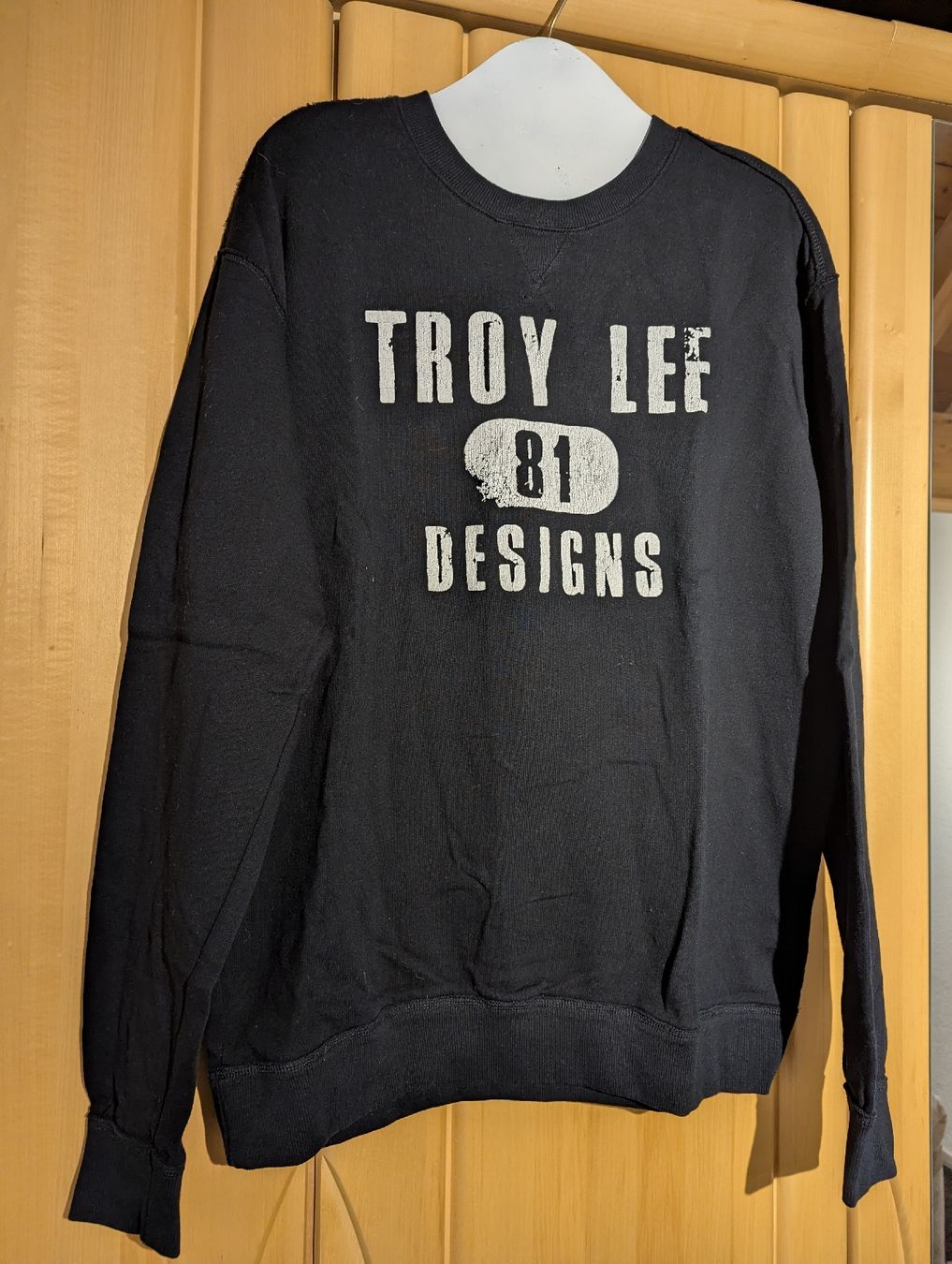 Pullover & Sweatshirts: Troi Lee Sweat-Shirt XL – Gebraucht aus Bettlach von Costmiri