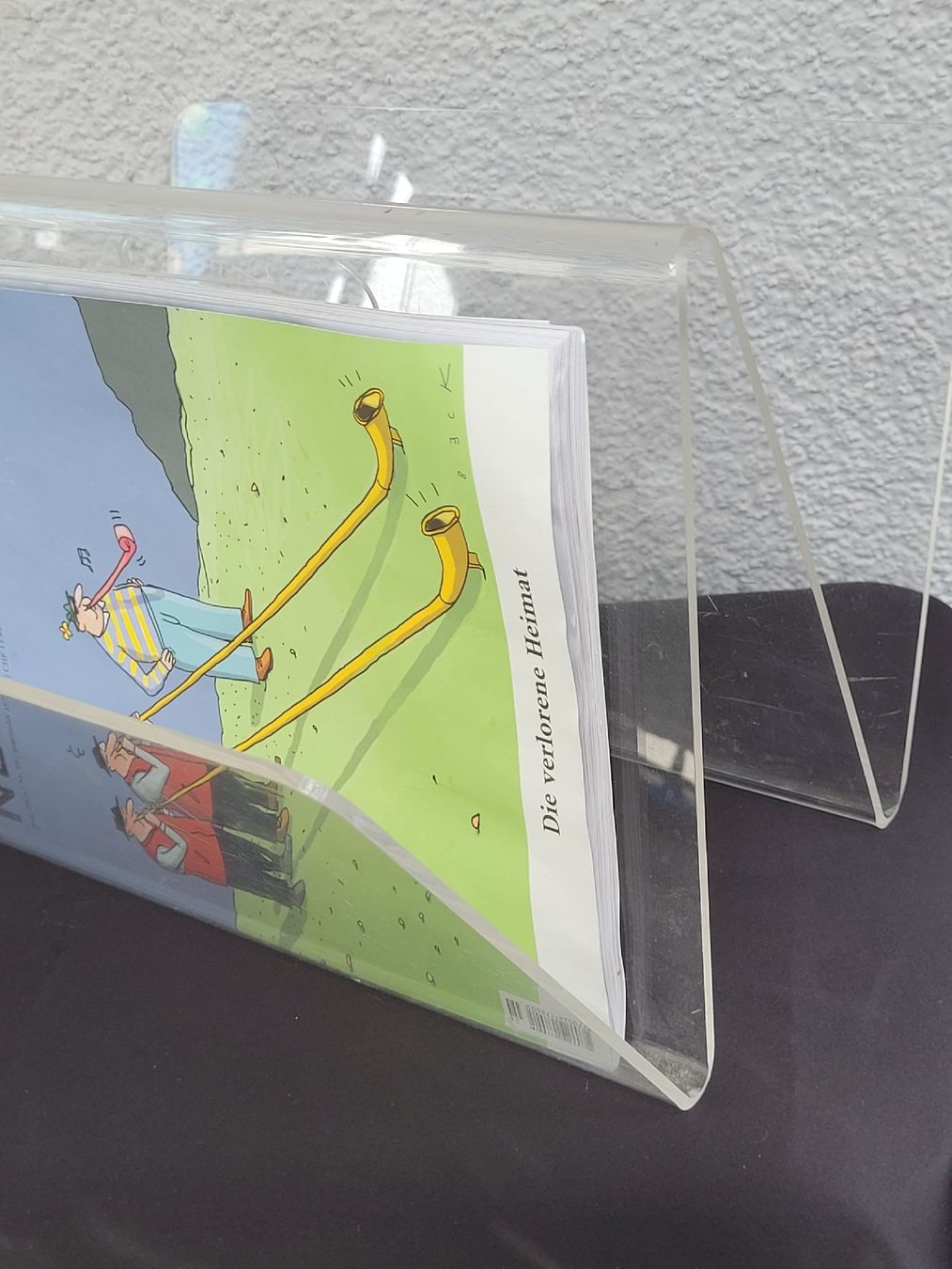 Alle Dekorationen: Cooler Vintage Zeitungsständer Plexiglas  – Gebraucht aus Buttikon SZ von Renco 1