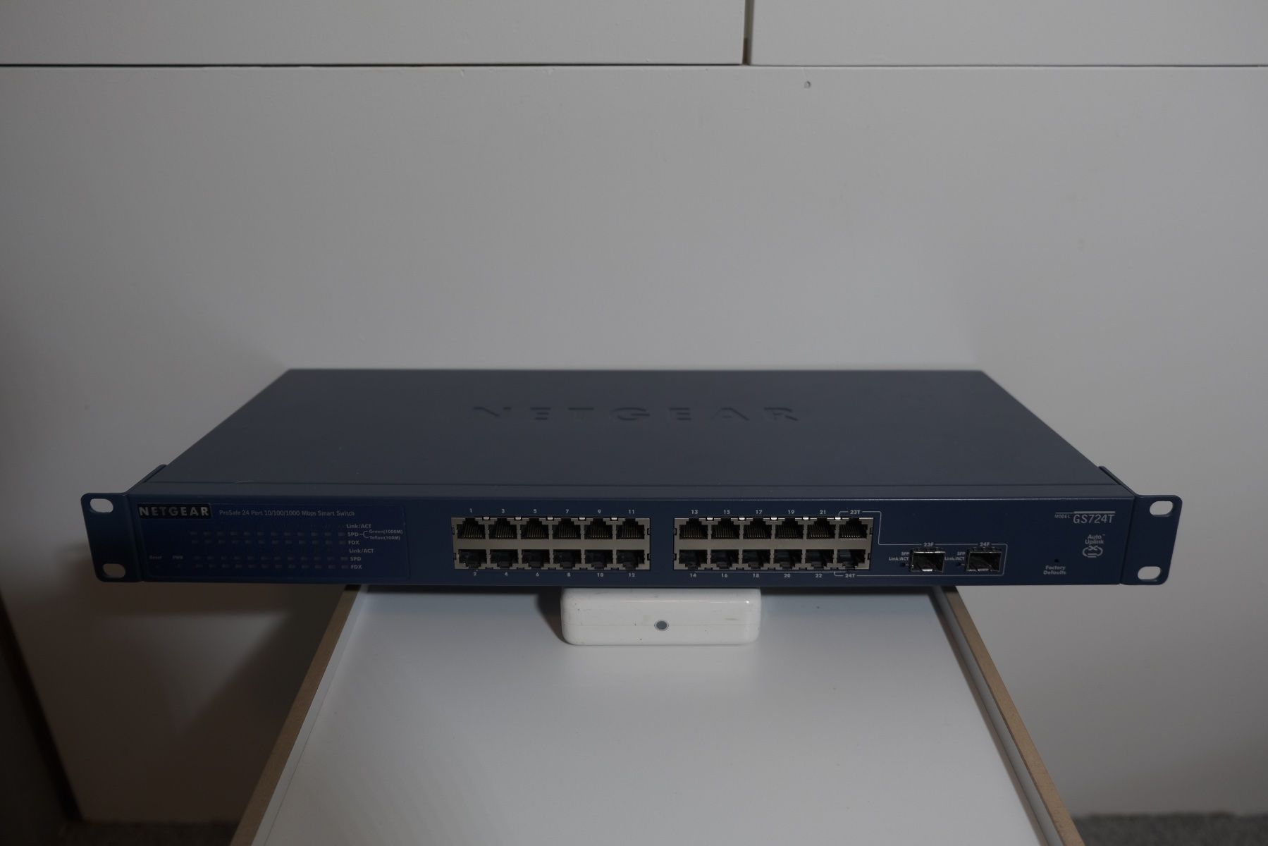 Racks & Cavalletti: Netzwerk Switch Netgear GS714T – Usato da Egg SZ venduto da fsc_g2v2