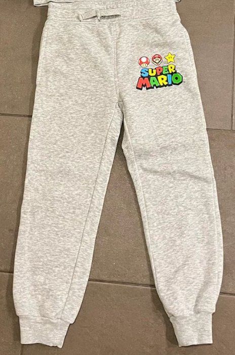 Hosen: Super Mario Trainerhose (Grösse XS) – Gebraucht aus Zürich von sub_nzp5