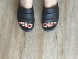 Jolies sandales 39 noires en cuir portées 1X comme neuve