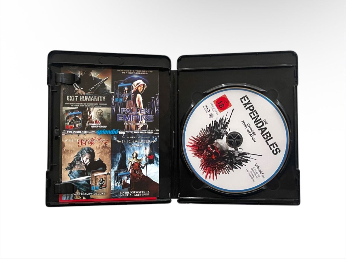 Tutti i DVDs: The Expendables 1 + 2 Extended & Uncut Versionen auf Blu-ray – Nuovo (secondo la descrizione) da Luzern venduto da woti-shop 4