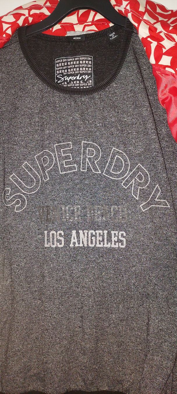 Superdry Lotti di vestiti: SET PULLOVER SUPERDRY M + veste offerte comme sur photo – Usato da Orpund venduto da Biennerome 2