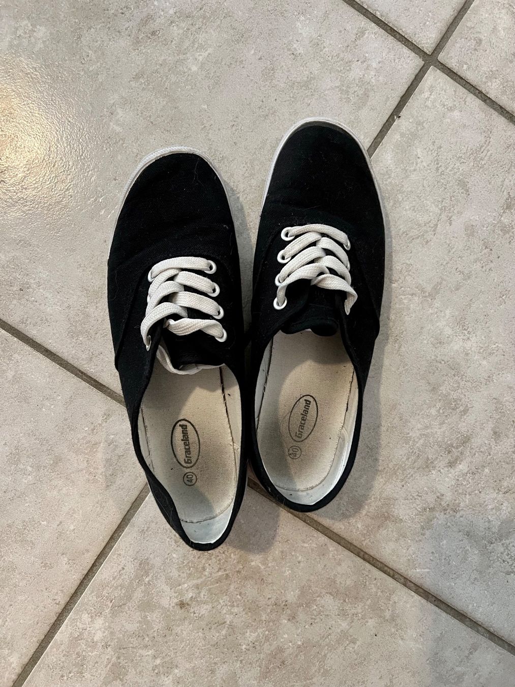 Scarpe da donna: basket basse noire - taille 40 – Usato da Bossonnens venduto da noemie_01 3