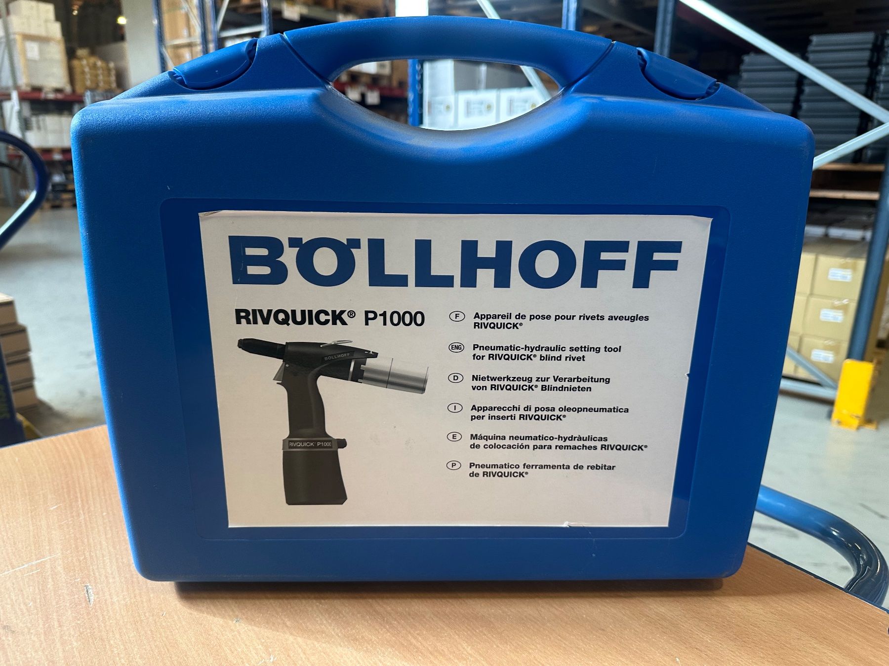 Tutti gli attrezzi: Böllhoff Hydropneumatisches Blindnietgerät P1000 – Nuovo e nell'imballaggio originale da Uetendorf venduto da Revotool
