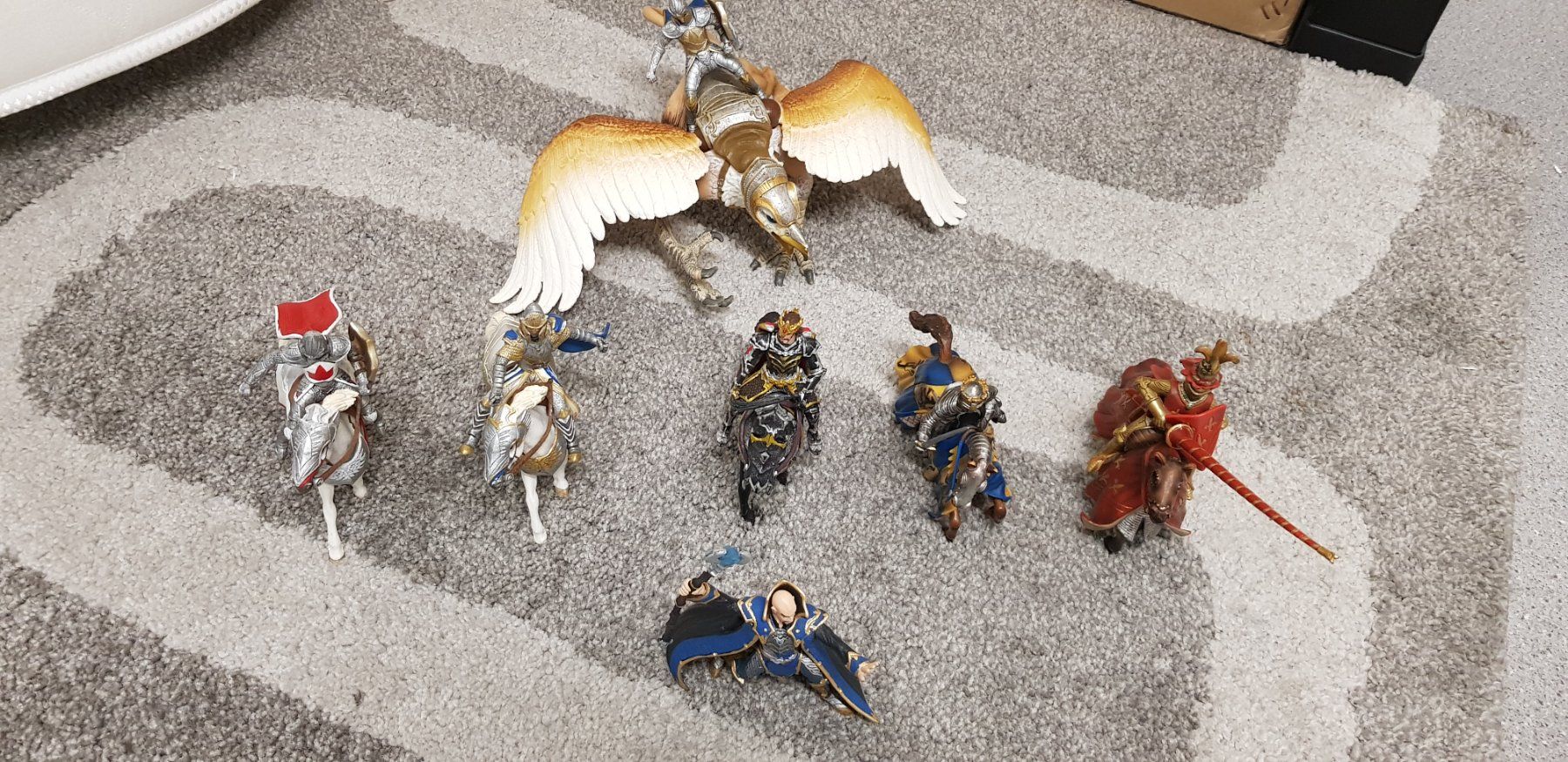 Schleich Giocattoli: Schleich  Set 5xRitter mit Pferd, Greif mit Reiter Zauberer – Usato da Embrach venduto da Lilly2021