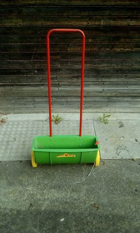 1 Streuwagen und 1 Gartenschere Marke Wolf Kaufen auf Ricardo