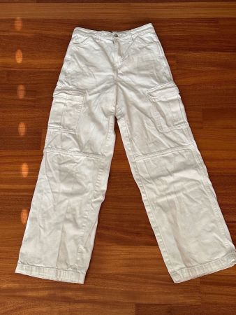 Weisse H&M Divided Cargohose Damen Sommer Trend