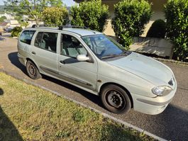 Renault Mégane Grandtour 1.6 16V ab Platz ab 1 Sfr.