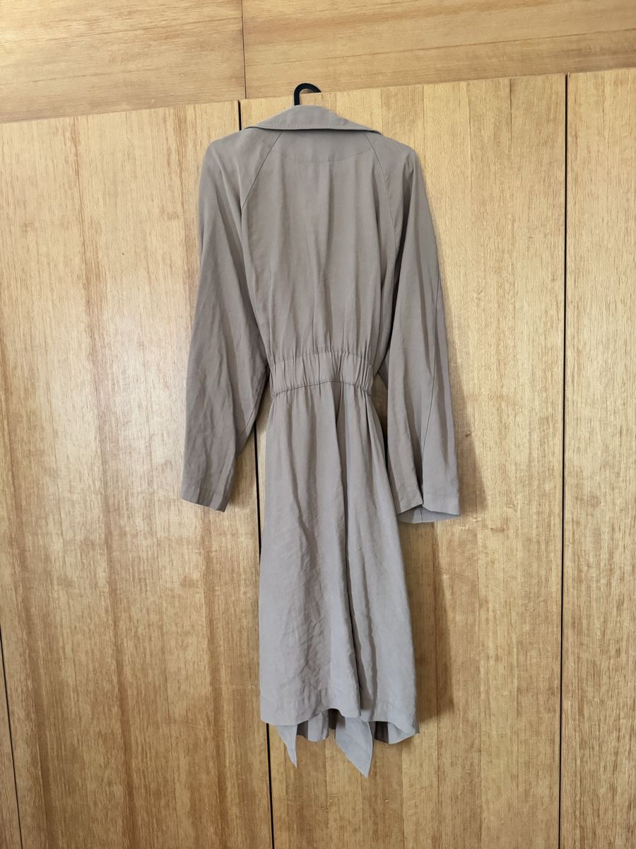 H&M Cappotti: Trenchcoat von H&M in XL – Usato da Igis venduto da jul_7vgf 2