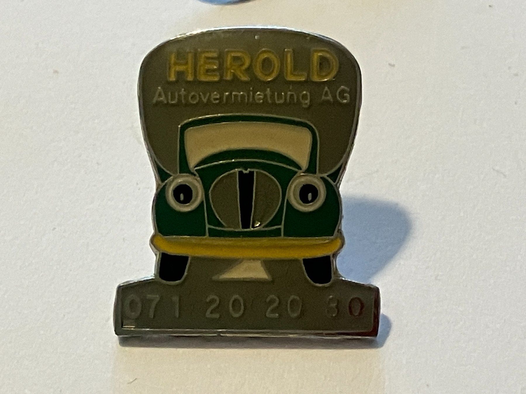 Placchette & Badge: 1 Pin Herold Autovermietung AG – Usato da Basel venduto da djwwpp