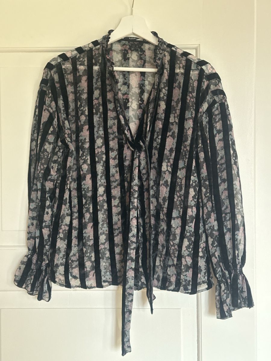 Camicette: Bluse von Uterque – Usato da Zürich venduto da Misomi 1