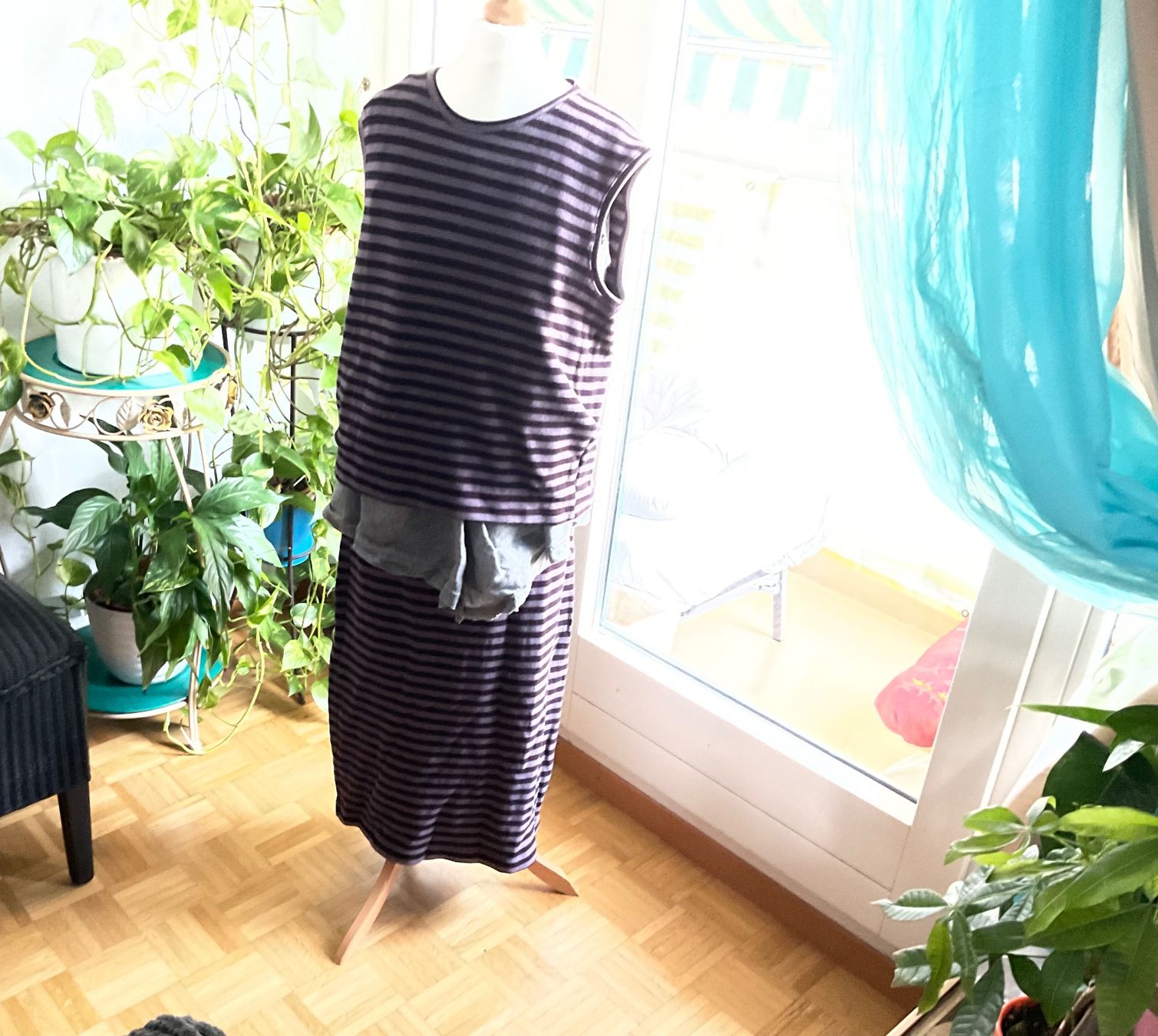 Lotti di vestiti: Magnifique ensemble rayé violet tout doux MAMA B jupe & pull – Nuovo (secondo la descrizione) da Genève venduto da Mazelyne
