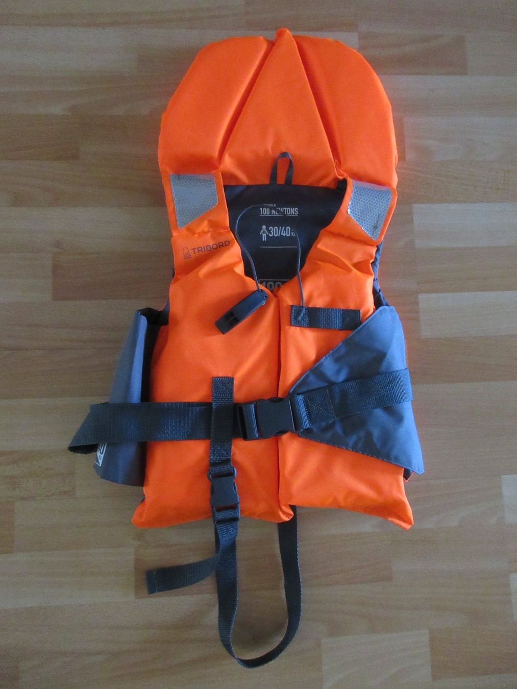 Decathlon Gilets de sauvetage: Kinderschwimmweste 30-40 Kg – D'occasion à Kaisten par renault015