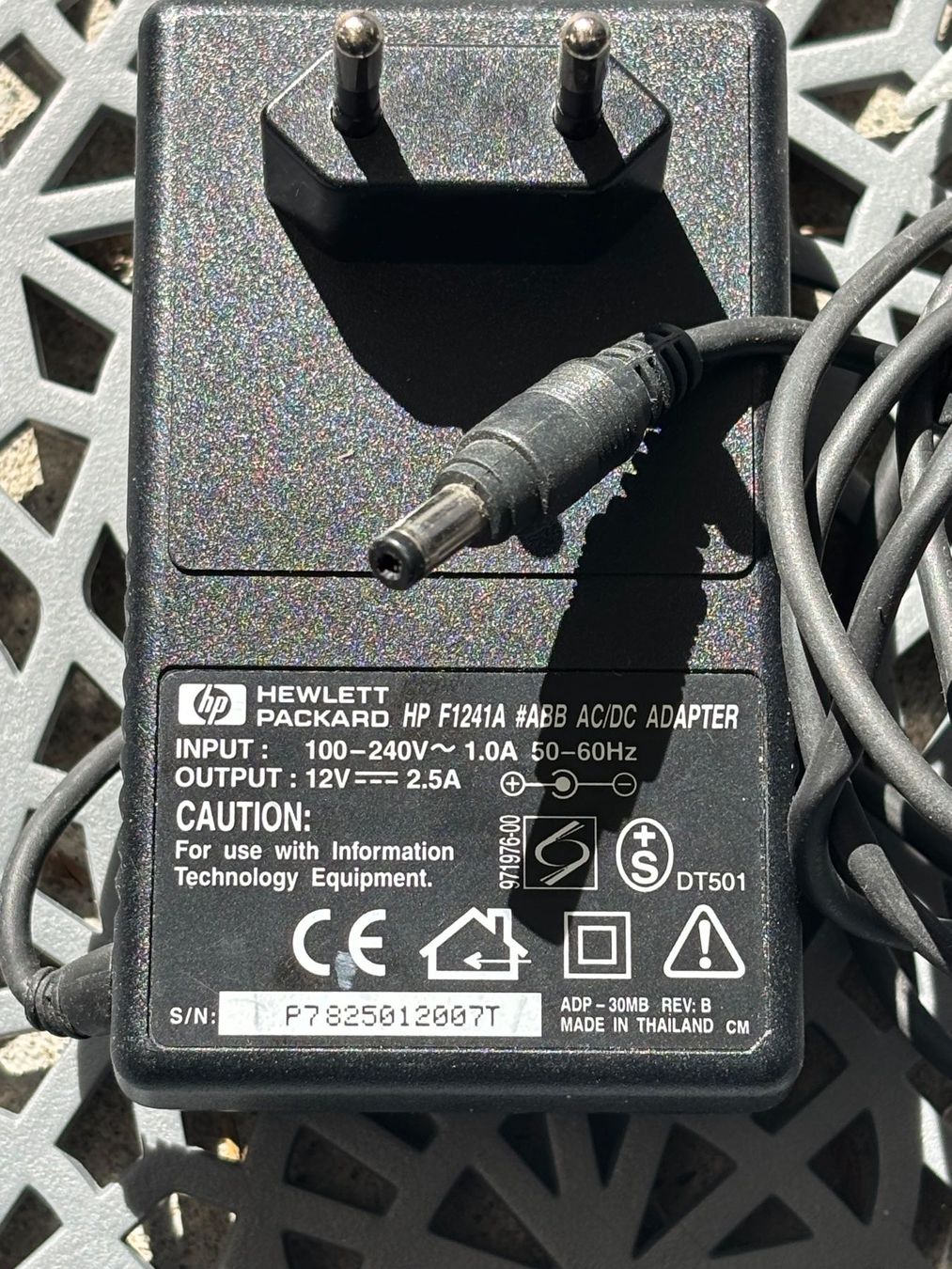 Hewlett Packard Caricabatterie: Ladegerät HewlettPackard, 12V, 2.5 A – Usato da Rapperswil SG venduto da cbgoch
