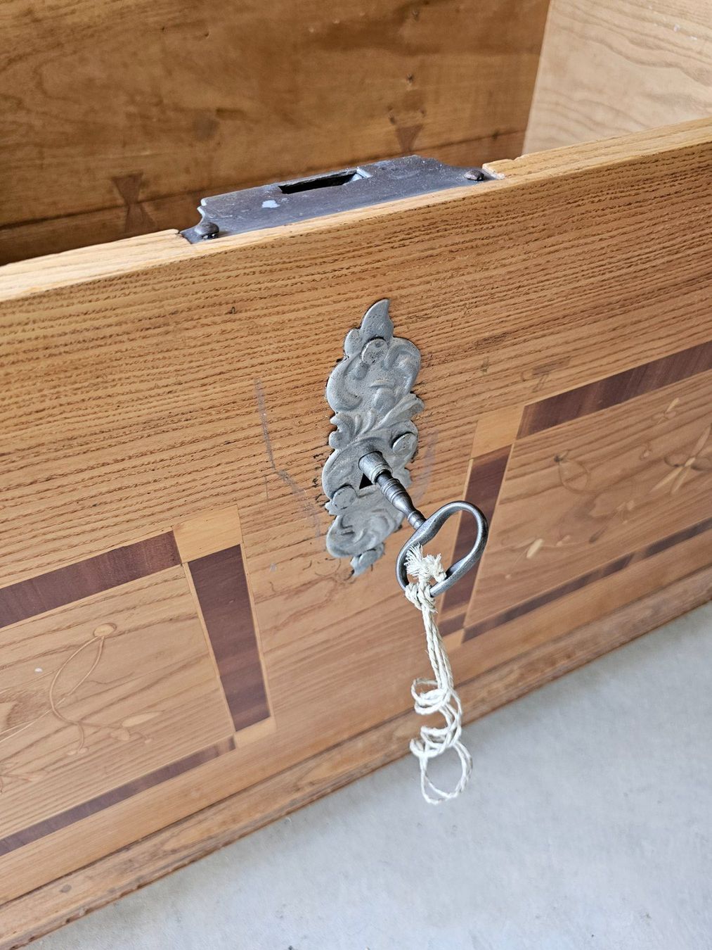 Cassapanche: Antike Truhe – Usato da Wädenswil venduto da Mikamae 1