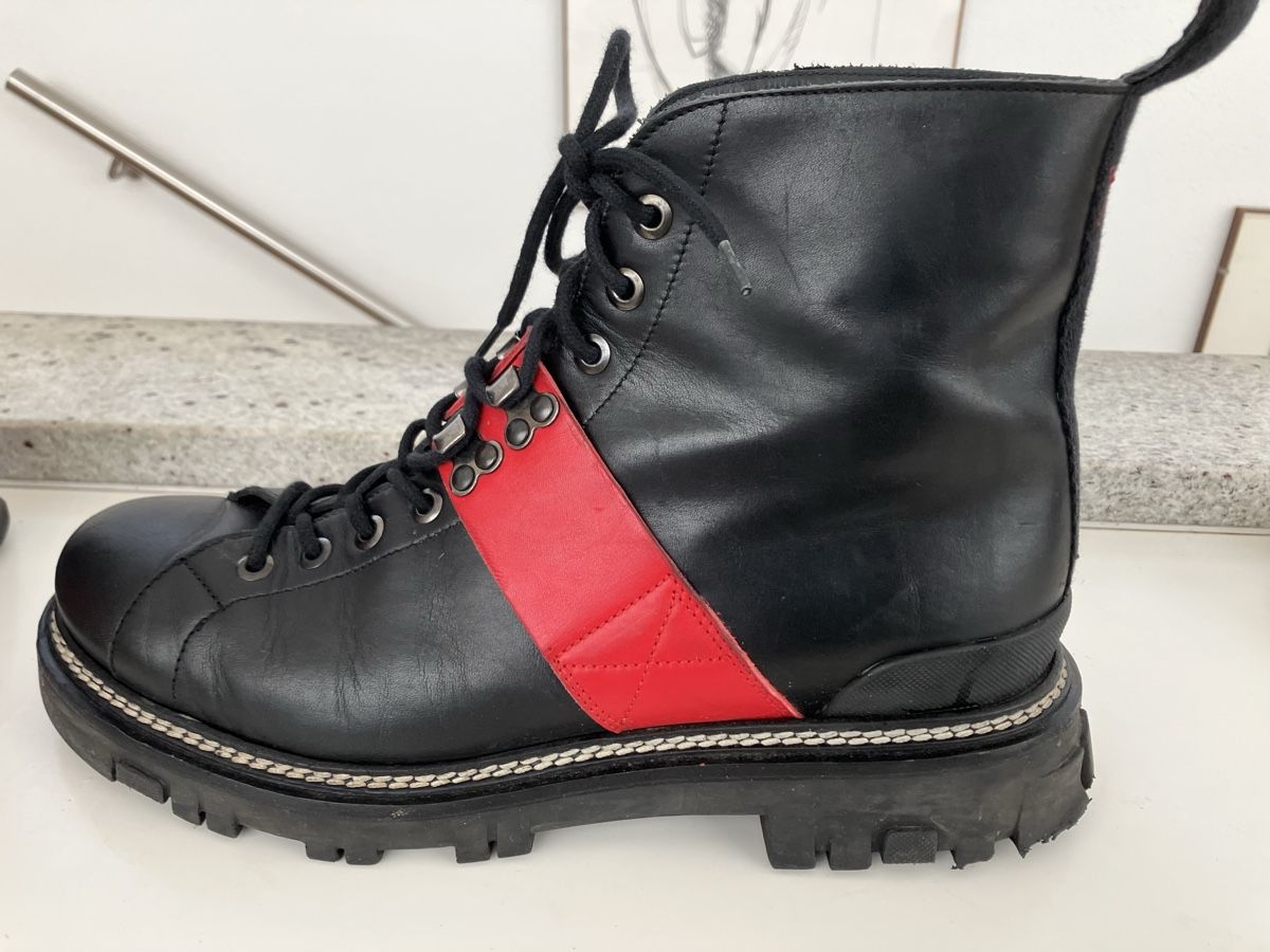 Prada Chaussures femmes: Prada Stiefel – D'occasion à losone par china06 5