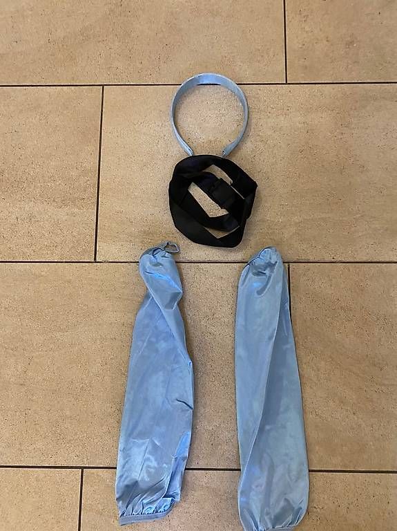 Kleider: Robe Cendrillon, état: neuve, taille grande L – Gebraucht aus Lausanne von DDPB 1
