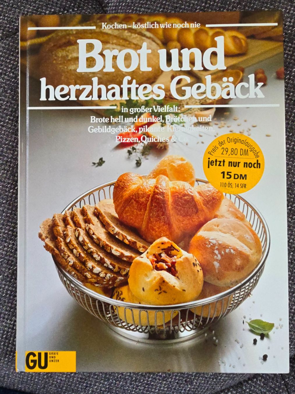Libri: Backbuch "Brot und herzhaftes Gebaeck" – Usato da Büttikon AG venduto da Amineah