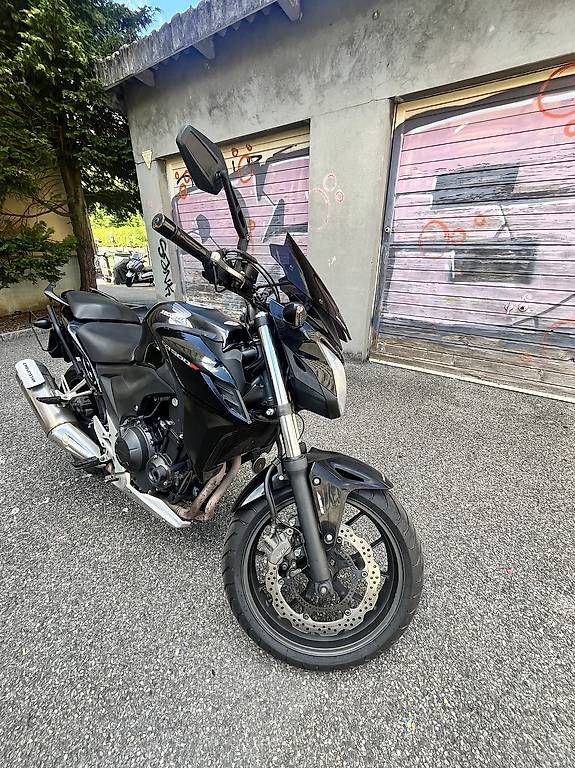 Strada: Vente CB500F et accessoires  – Usato da Carouge venduto da mou_9gfy 1