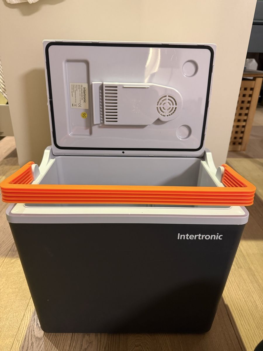 Frigoriferi & Refrigeratori: Intertronic cooling box 28L 12V – Usato da Dietlikon venduto da lot_rel 1