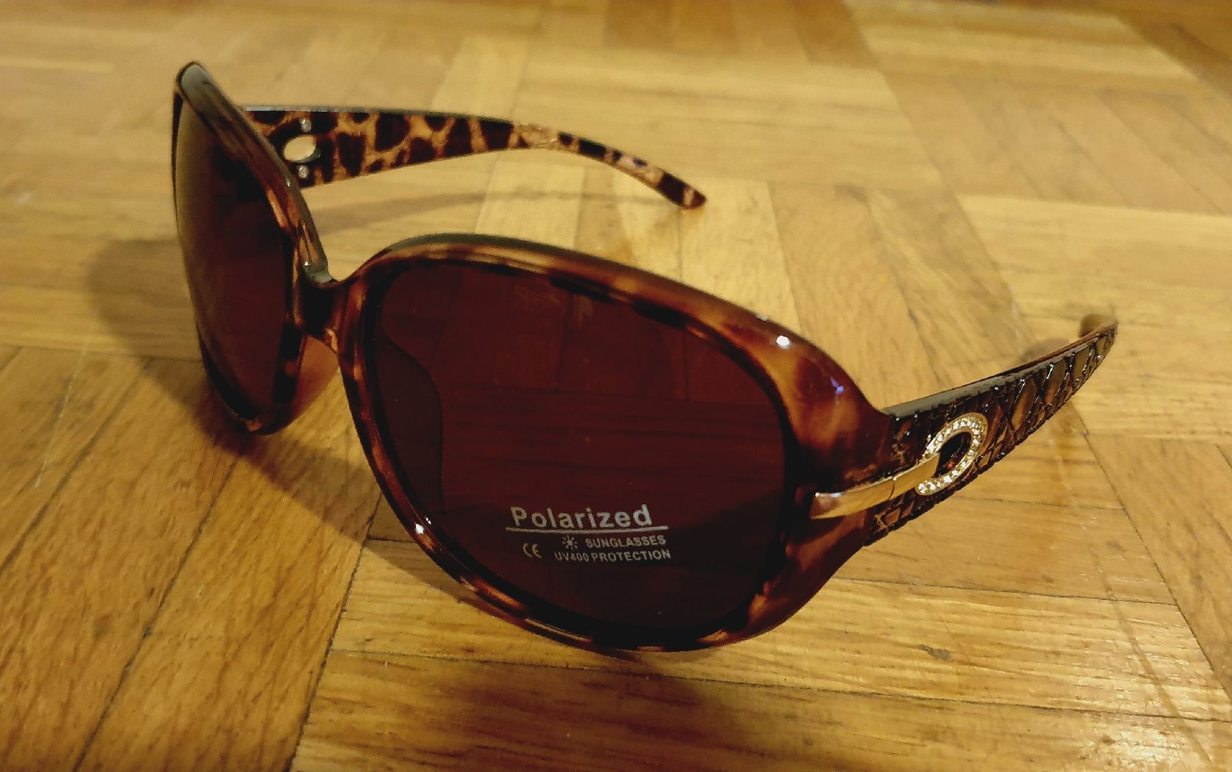Occhiali & Lenti: Sonnenbrille mit UV–Schutz – Nuovo (secondo la descrizione) da Zürich venduto da ptanyela