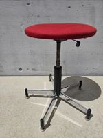 Industrie-Arbeitshocker rot Industriedesign vintage