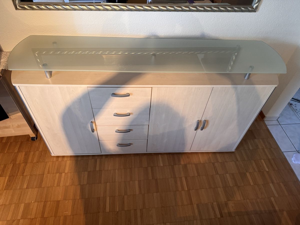 Commodes: Helles Sideboard / Anrichte mit Glasplatte – D'occasion à Langendorf par furki_99 2