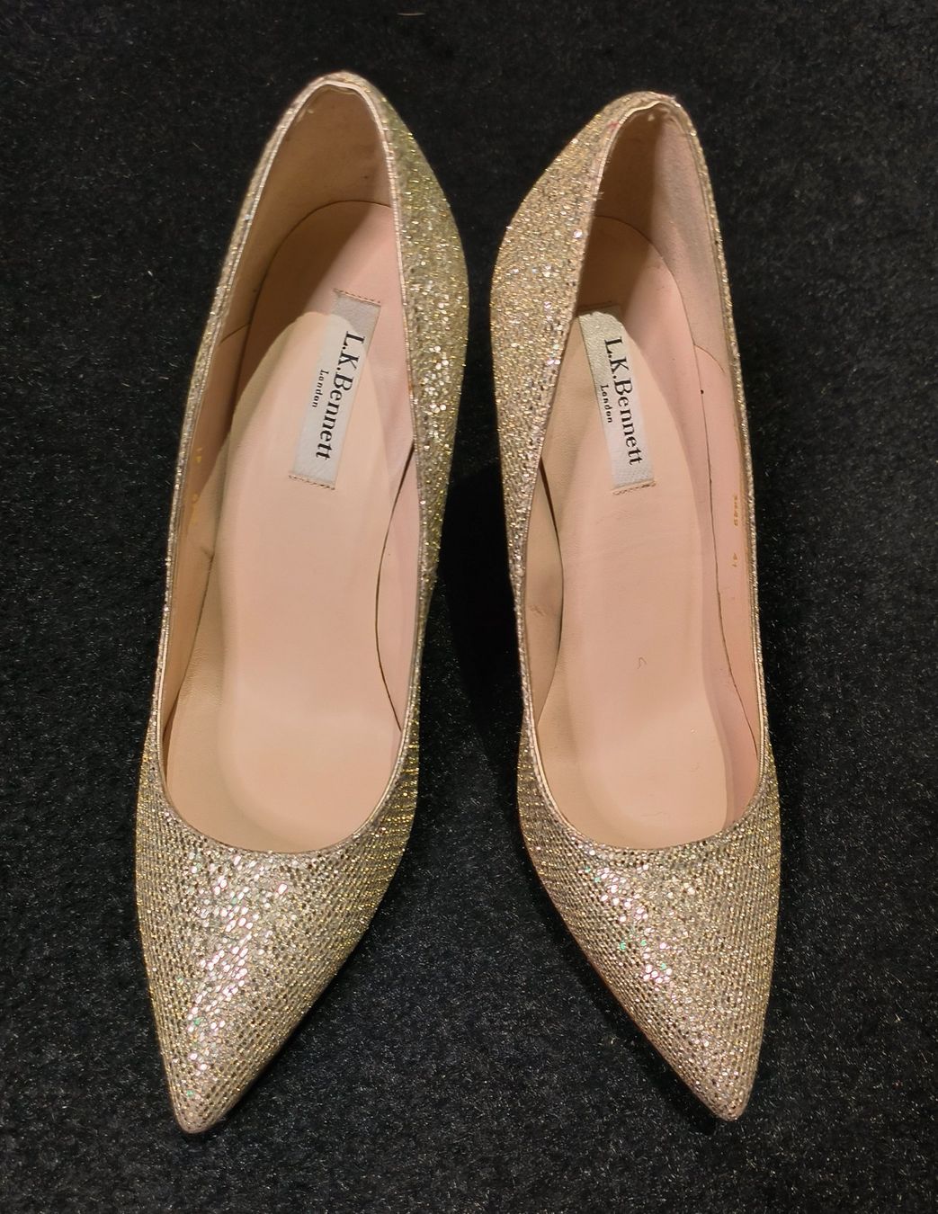 Damenschuhe: L.K. Bennett Glitzer Pumps Gr. 41 Vintage – Gebraucht aus Zürich von AlyaaG 1