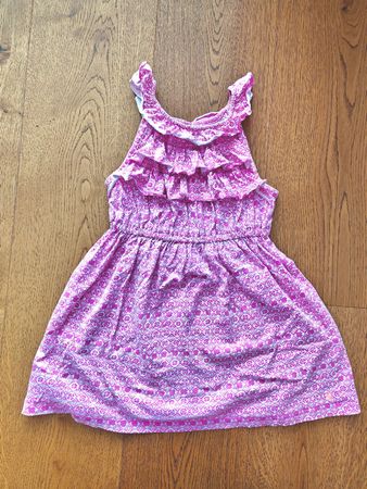 Sommerliches Kleid mit Rüschen, Grösse 110