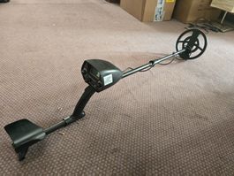 neuwertiger Metallsuchdetektor H: 113cm schwarz ab 1.-