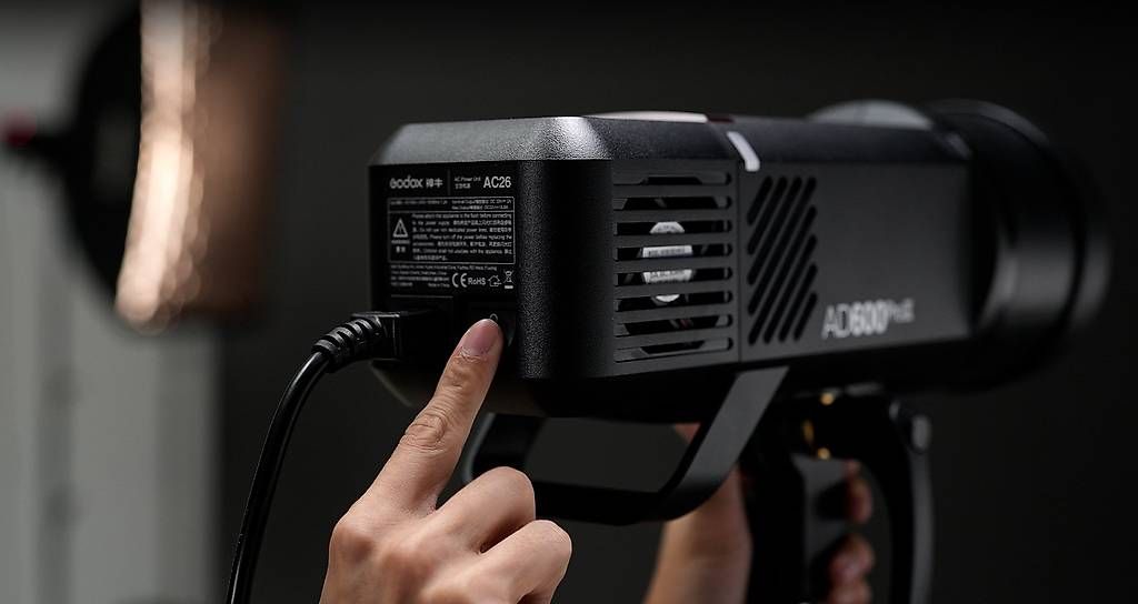 Godox Flash: Godox AD600ProII + AC26 AD-AC Adapter – Usato da St-Légier-La Chiésaz venduto da JeDaiL 1